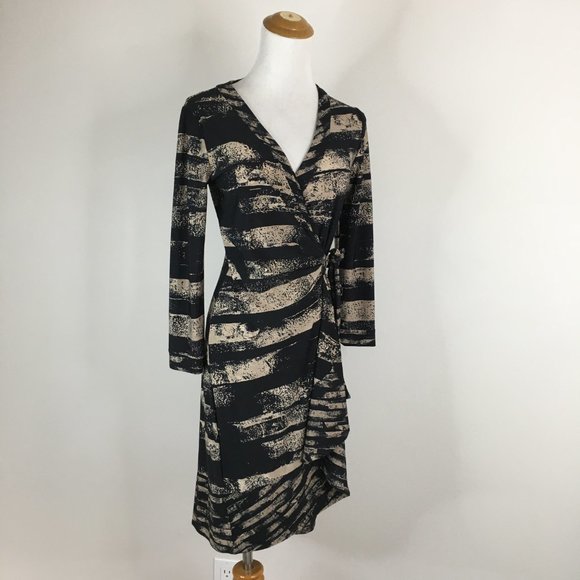 BCBGMAXAZRIA Black Combo ALBERTO Printed Stretch Midi Wrap Dress - Picture 5 of 11